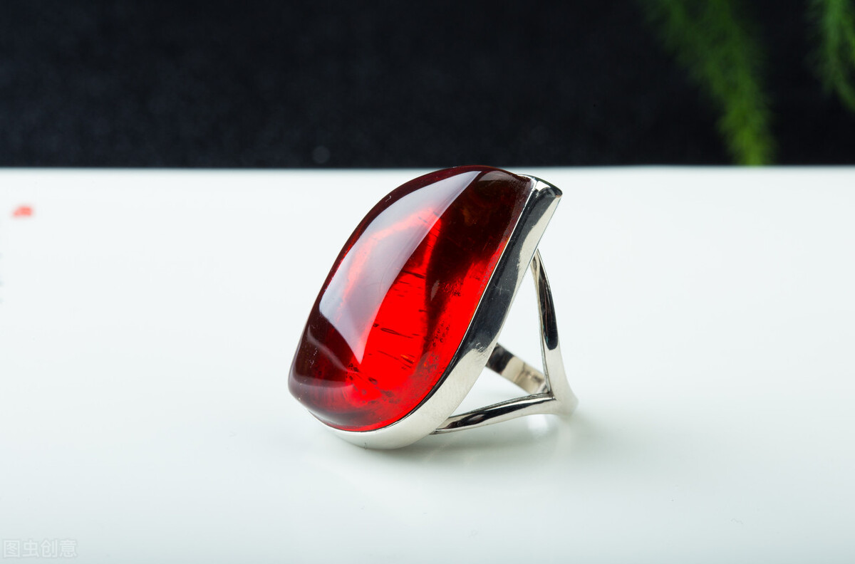 真假琥珀蜜蜡的鉴别,蜜蜡手串的种类及鉴别