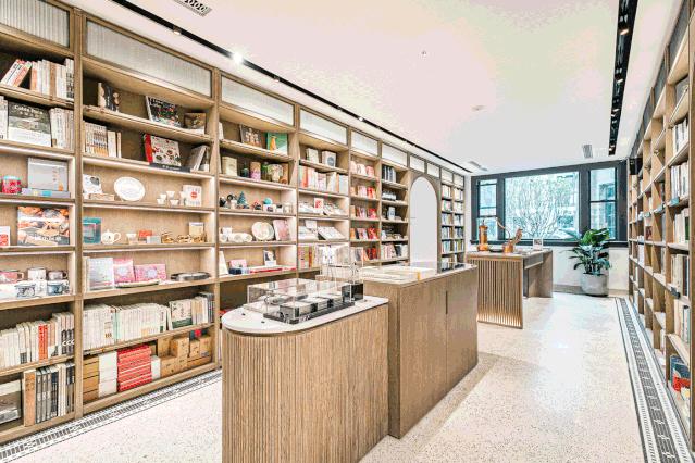 武康大楼和思南公馆哪个好,对比上海与武汉的武康大楼