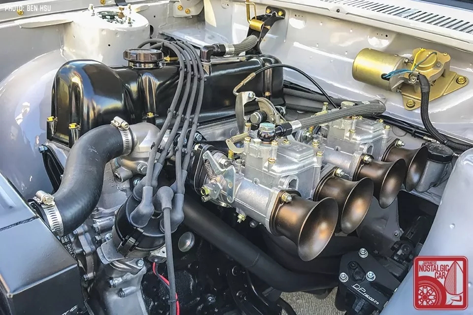 吴彦祖戴墨镜开跑车,吴彦祖开跑车的视频