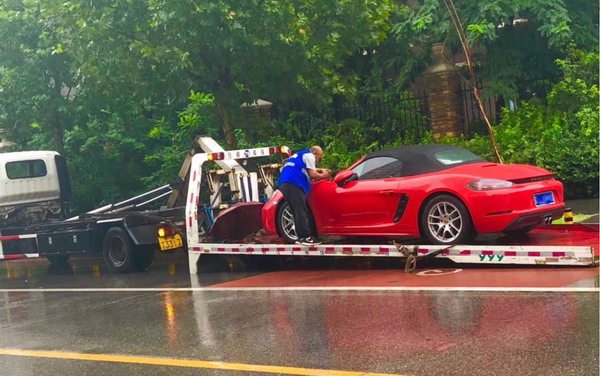 保时捷新车买回来有维修过怎么办,保时捷一年车损多少