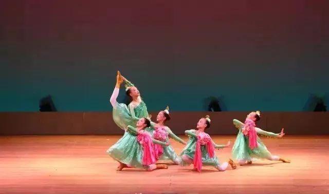 上海虹口双轨制学校,虹口乡九年制学校简介