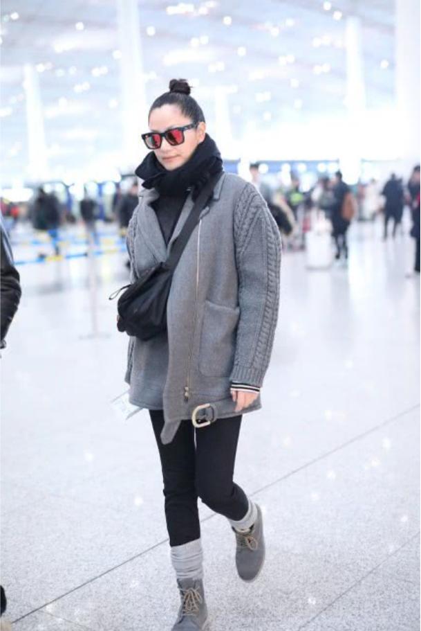 51岁瞿颖身材有多棒,瞿颖52岁腿部线条