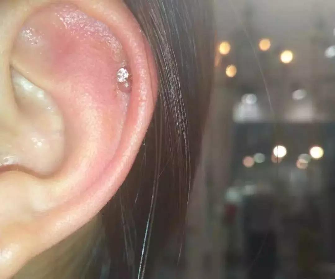 打三个耳洞有什么忌讳,三种人要打耳洞