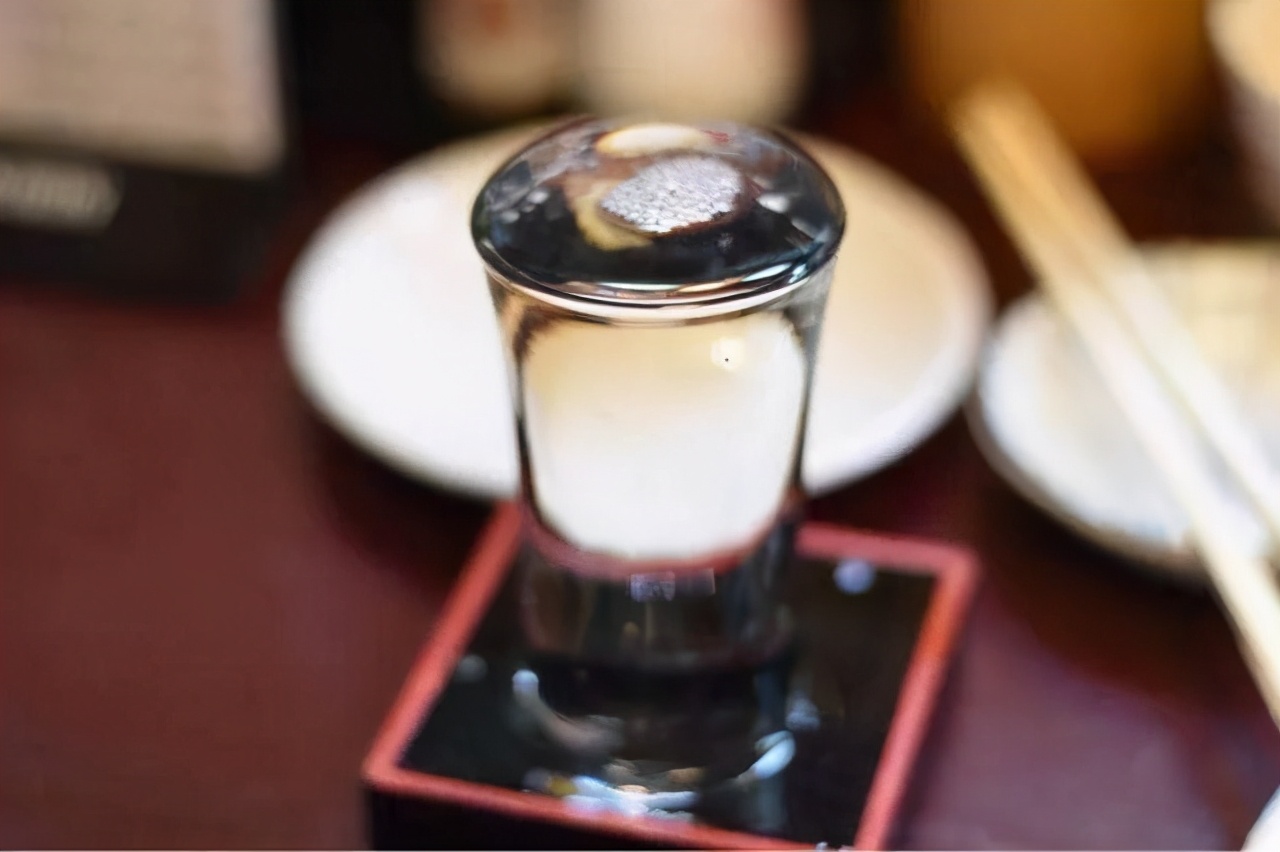 清香型白酒老白汾10年,老白汾15年42度和53度汾酒哪个好