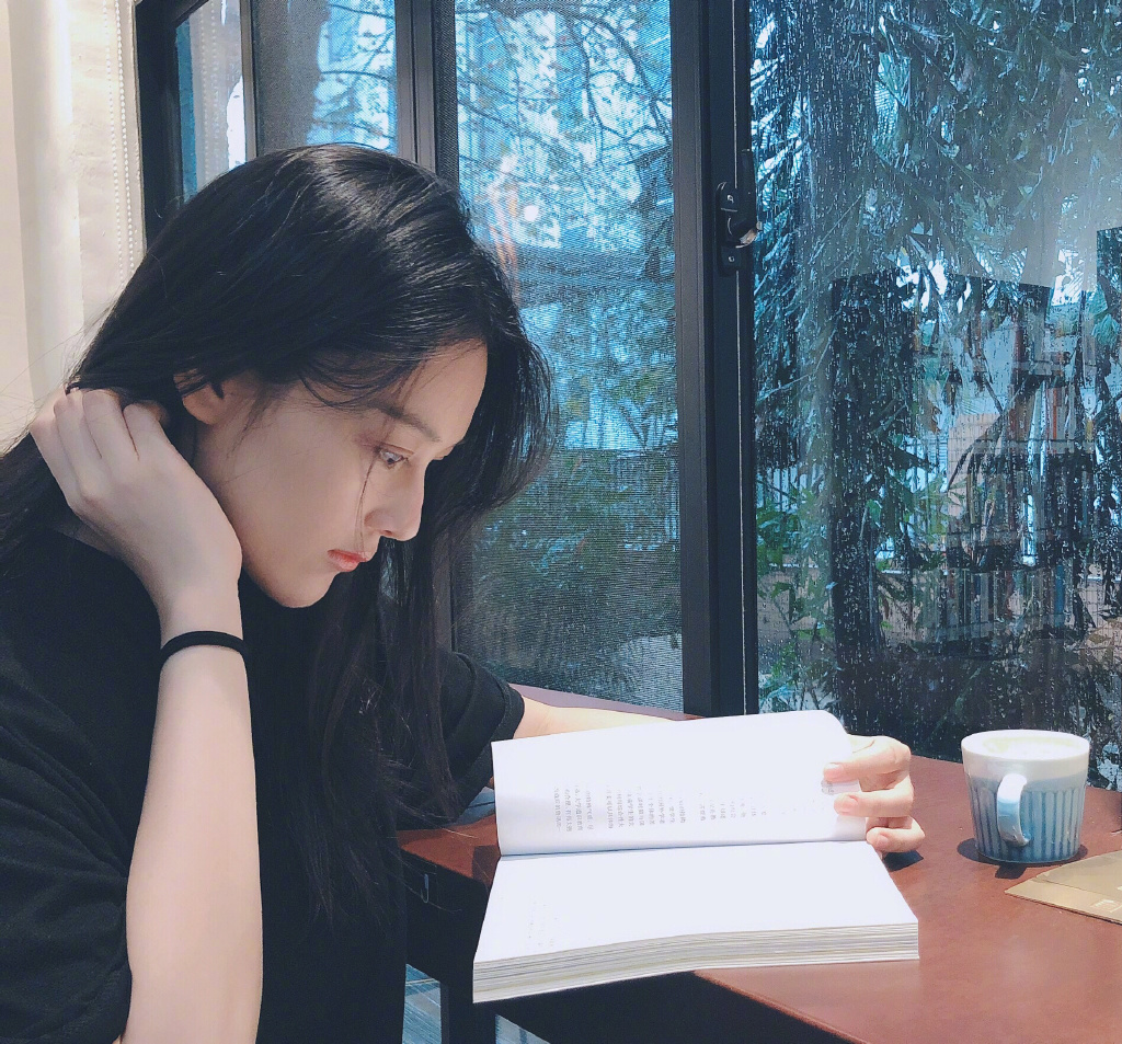 锦鲤张馨予粉丝被骗后纷纷来找她陈昊然督促她快快建群