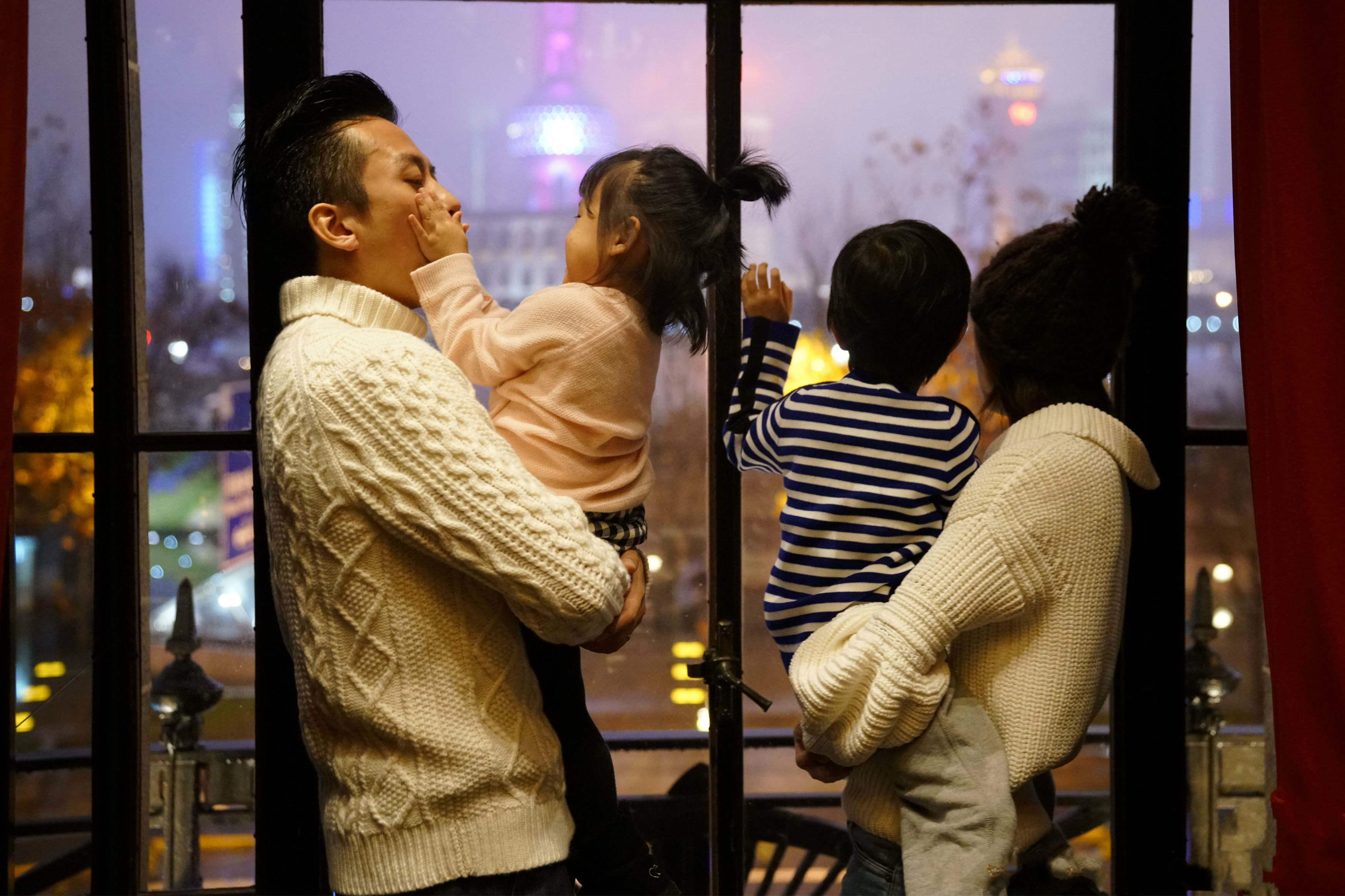 5对很幸福的明星夫妻,15对年过半百恩爱如初的明星夫妻