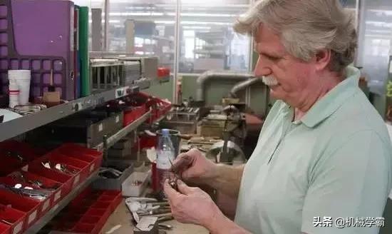 瑞士*刀军**，没有核心技术，生产流程完全公开，为什么还是造不出？