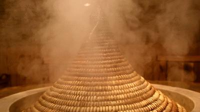 石锅鱼味美汤鲜,云南草帽蒸汽石锅鱼做法