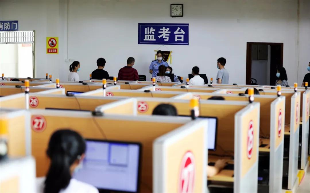 学员科目四连挂3次!驾考到期最后一天再考,终于“惊险”通过!