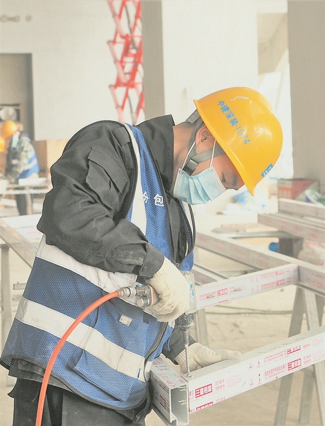 凤凰山体育公园体育馆图,凤凰山体育公园就是大运会场馆吗