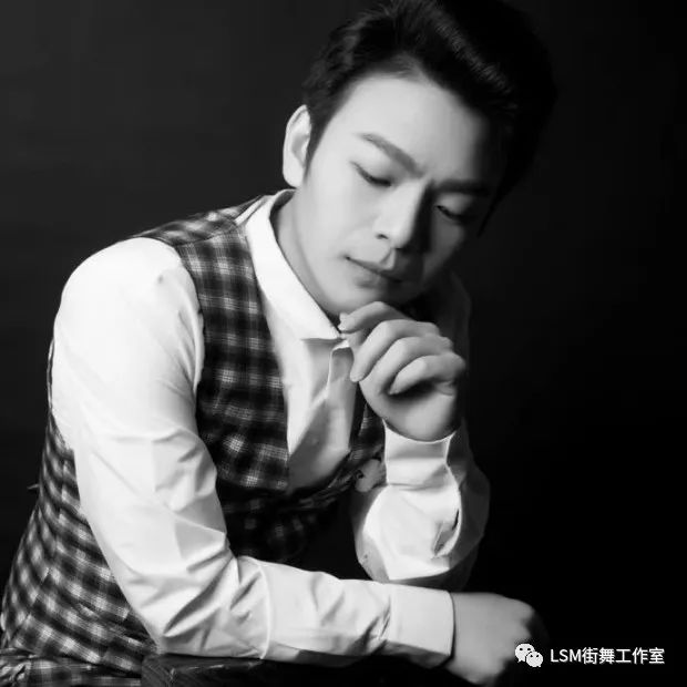 龙岗舞蹈培训班成人团购,龙岗爵士舞培训