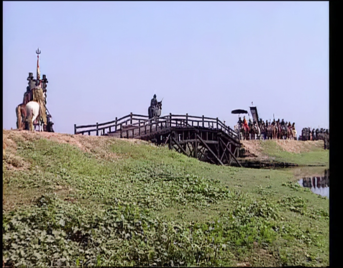 三国演义全集解说央视,三国演义连续剧片段赤壁鏖战