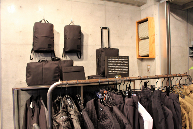 日本购入thenorthface三合一冲锋衣,thenorthface双肩包正品