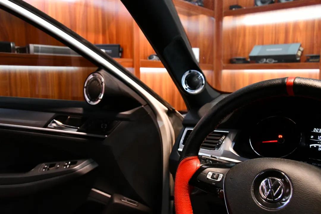 情怀老车宝来,最新款宝来改装音响效果