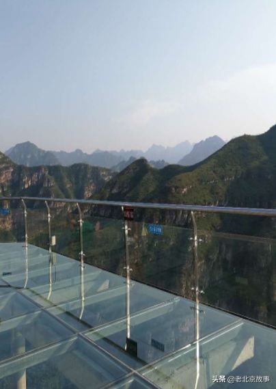 北京有几座大峡谷和玻璃栈道,北京周边竟藏着一个绝美古镇