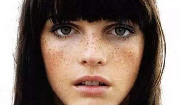 艾灸1小时，迅速提升下垂脸！简简单单就变美