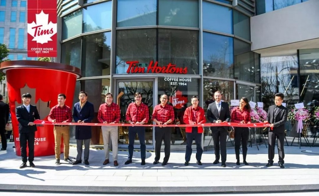 遗憾，孟女士的电子脚环没能摘除！疫情下加拿大挺的住贸易打击吗