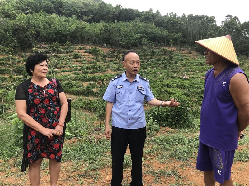 根基层28年“盘叔”能用4种语言调解纠纷