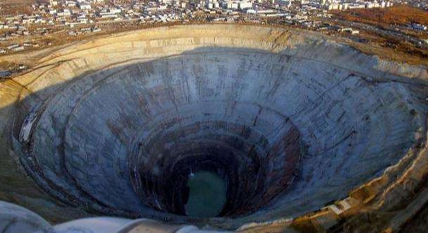 宝石的来历简介,宝石怎么来的故事