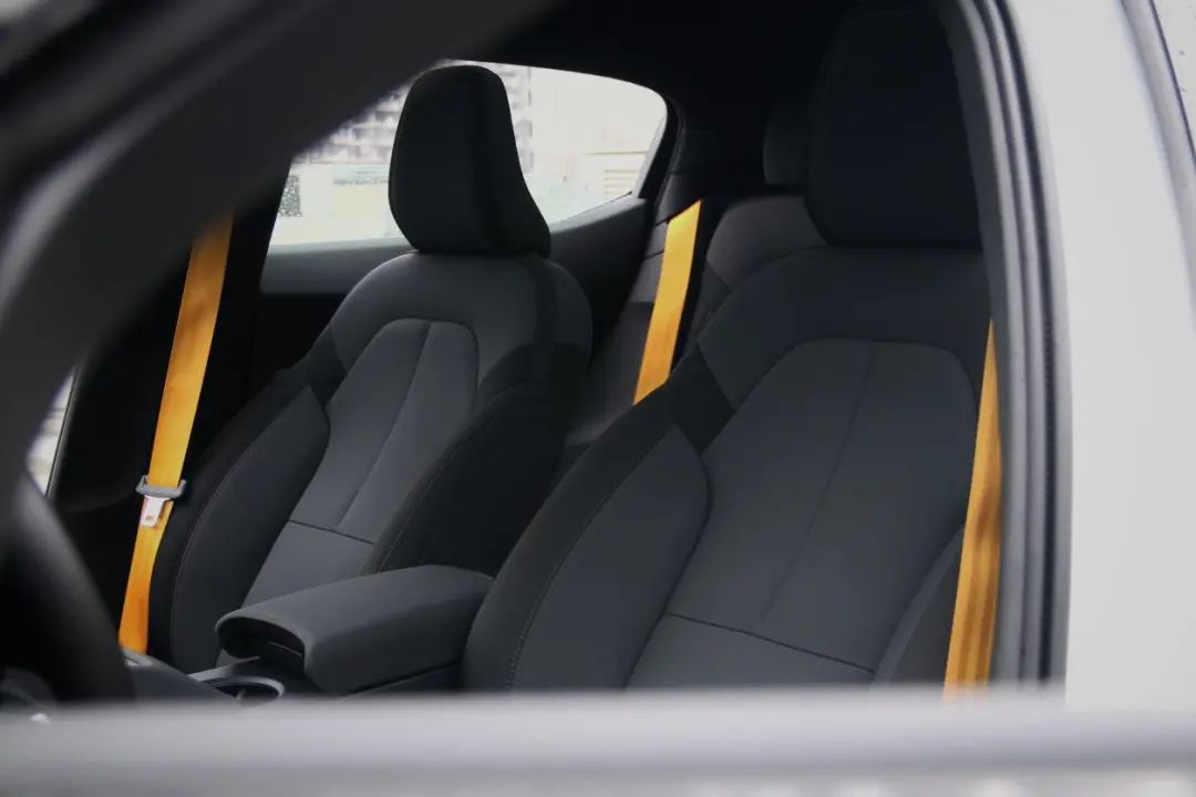 极星2最新试驾视频,预约试驾极星2