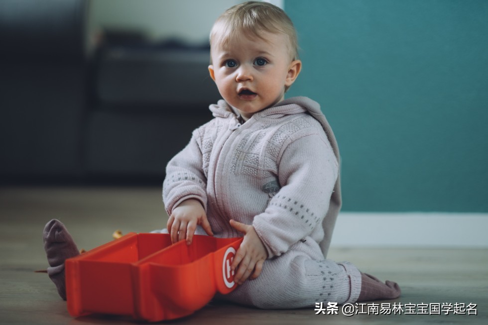 邱姓鼠年男孩名字大全2020,鼠年11月男孩名字首选玉筠