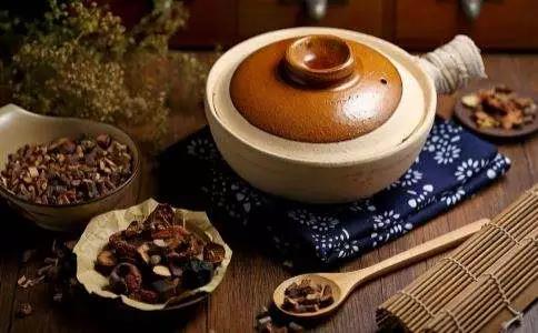 中药汤剂和免煎颗粒哪个好,中药代煎汤剂与免煎剂