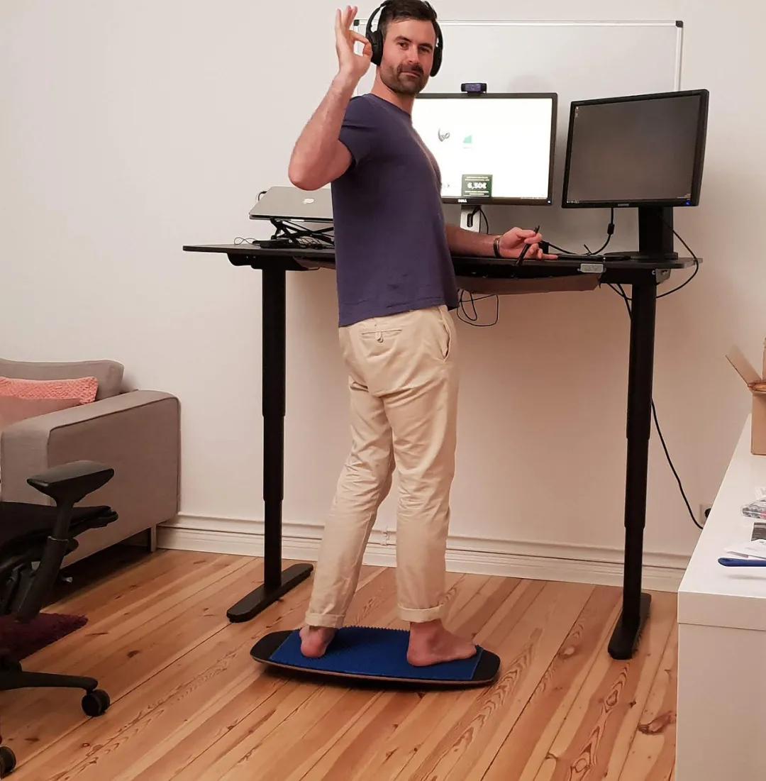 简单实用办公室健身动作有哪些呢,办公室健身器械什么最实用