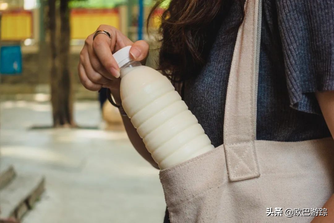 这家开了十几年奶店，每天供应生鲜牛奶，自制的牛奶糖水超赞