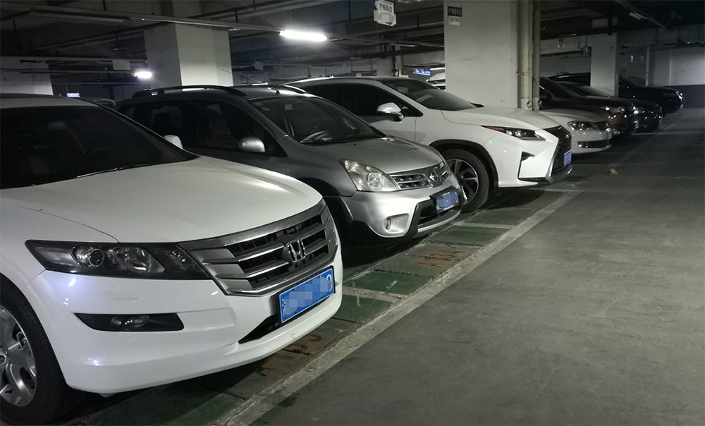 车停久了要放坏，我每周去一次车库，做这三件事