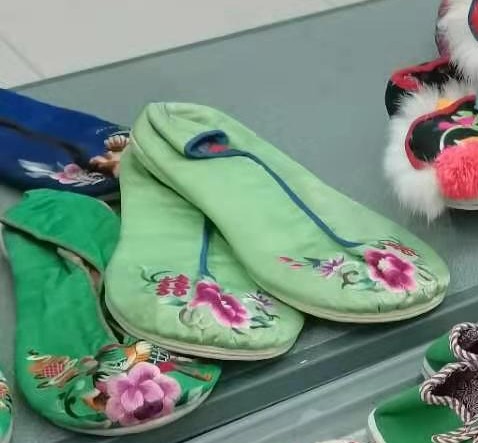 少数民族服装与服饰传承,儿童传统服饰