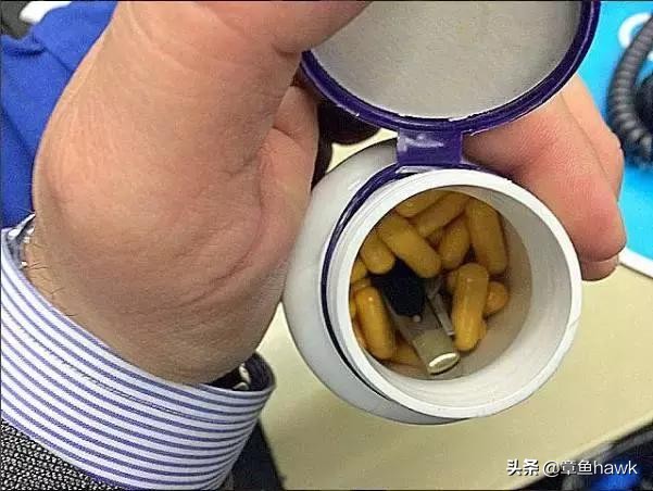 机场安检奇怪的行李,机场安检看到行李箱的奇怪东西