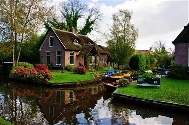 荷兰美丽而神秘的羊角村,荷兰旅游胜地羊角村