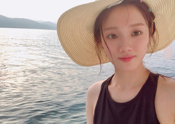 李圣经白皮肤,李圣经皮肤手感