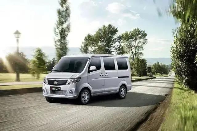 3万元可以买一辆好看、好开的面包车佳宝V771.3L中置后驱发动机