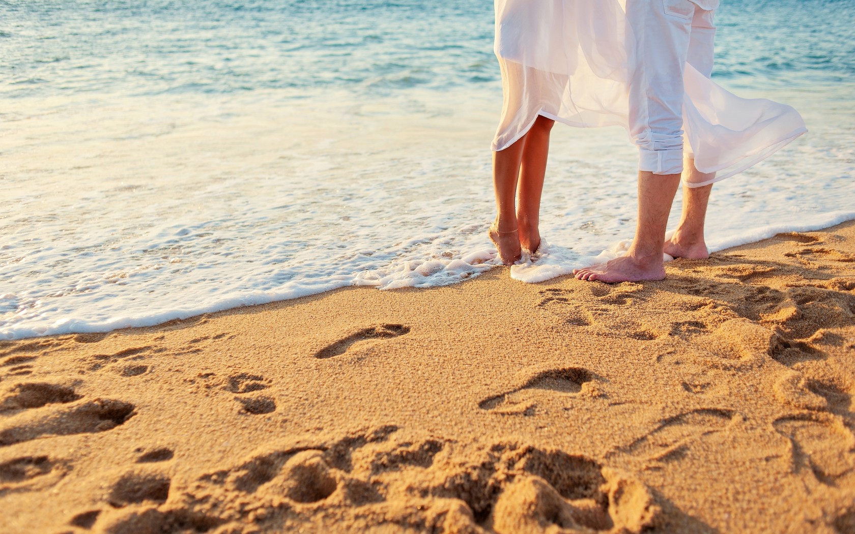 周渔的火车里面经典音乐 (周渔的火车情感片段)