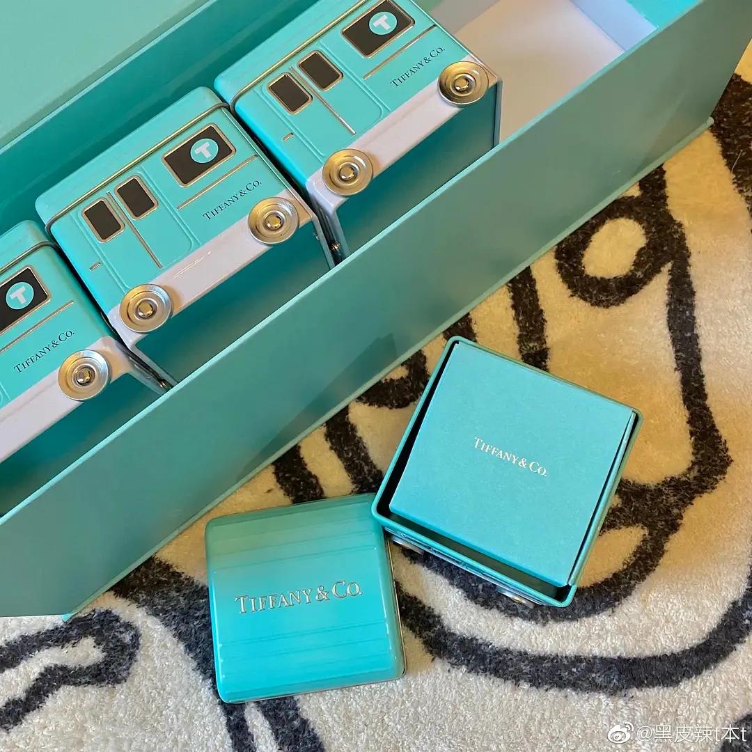 太奢侈了！LV、迪奥、爱马仕的月饼，美到不忍心吃