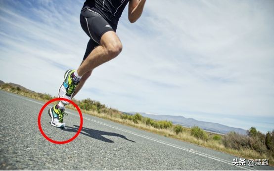 跑鞋如何挑选适合的码数,跑步买跑鞋要合脚还是要大一个码