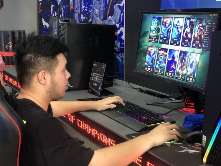 重庆rog玩家国度体验店,青岛rog玩家国度