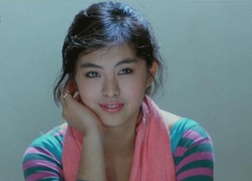 32年前王祖贤这部港片,“破尺度”出演,虽删减8分钟却依然经典