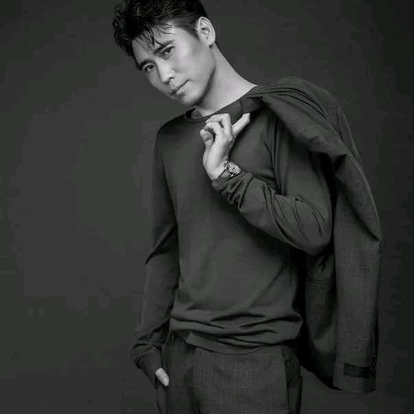 李乃文黄金瞳视频,李乃文黄金男二难看吗