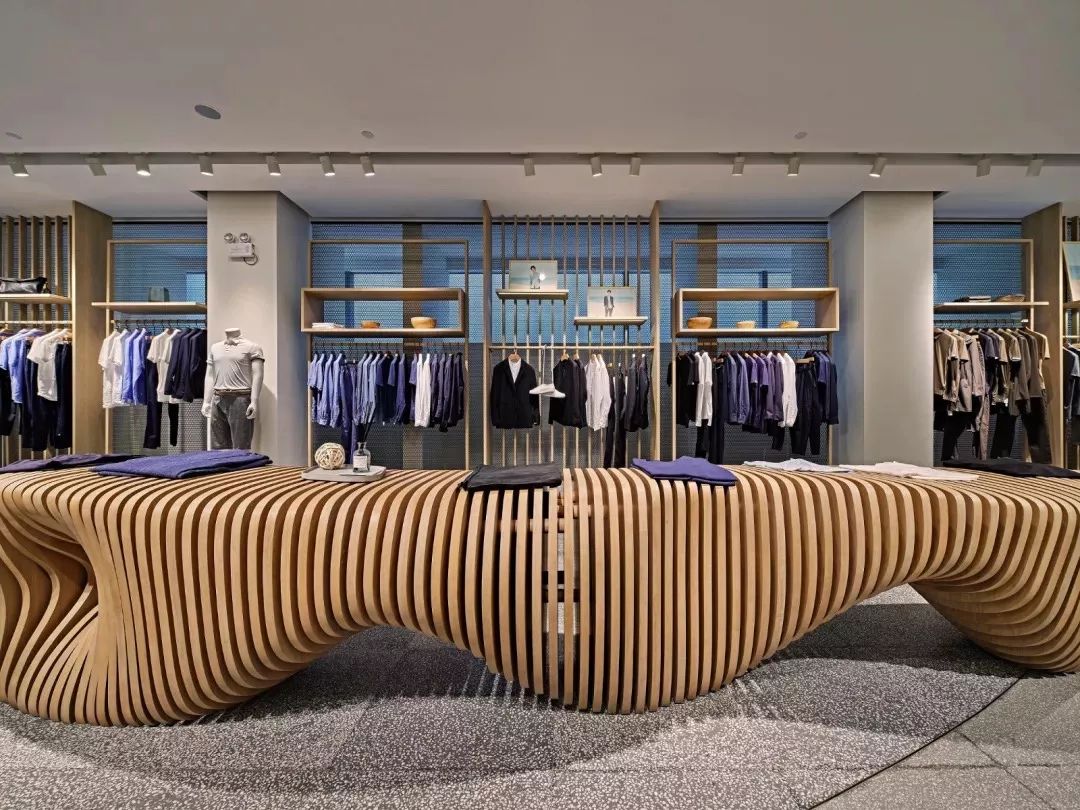 雅戈尔服装业务现状,雅戈尔服饰历年营业额