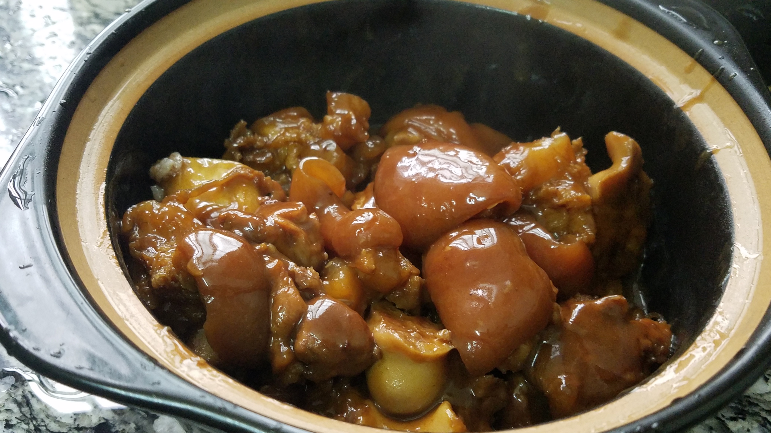 酱猪脚高压锅的家常做法,电饭锅焖酱猪脚