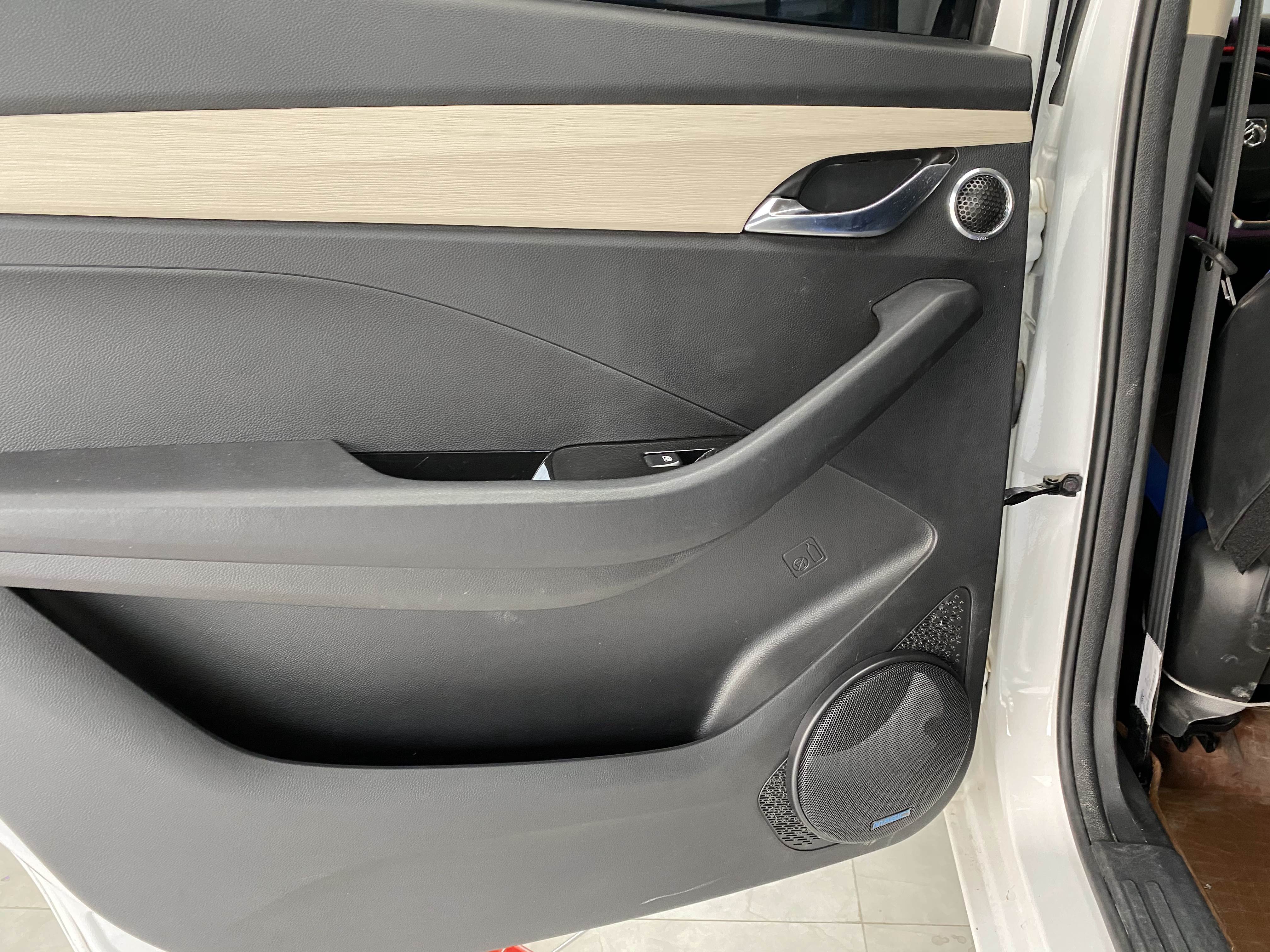 倒模工艺很nice宝骏360汽车音响改装美乐福X5+中低音倒模工艺