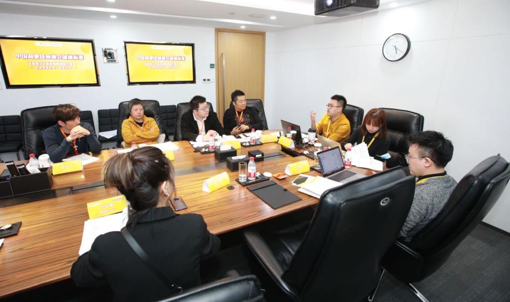 回不去的家乡留不住的亲人,发型师打工收入怎么月入2万