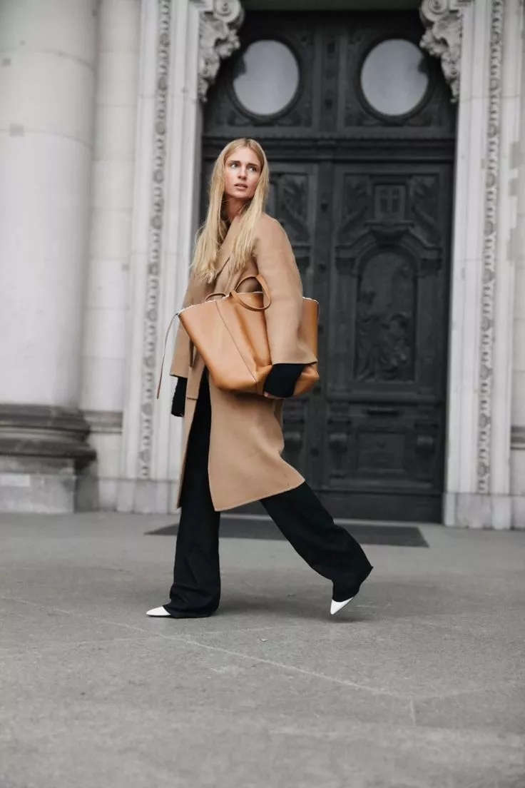 奶茶色搭配什么颜色好看冬天,奶茶色搭配什么颜色显高级