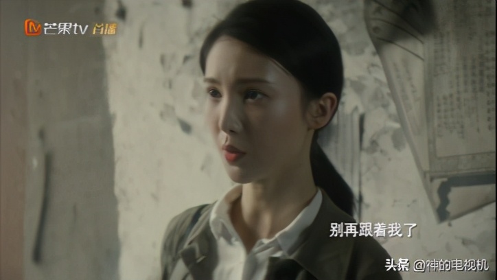 李易峰金晨谈隐秘而伟大导演合影,隐秘而伟大李易峰在墙上壁咚金晨