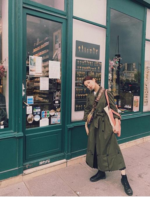 女明星穿风衣怎么搭配,军绿卡其色风衣