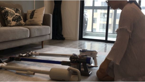 怎么看戴森吸尘器是24款的,正负零吸尘器与戴森对比