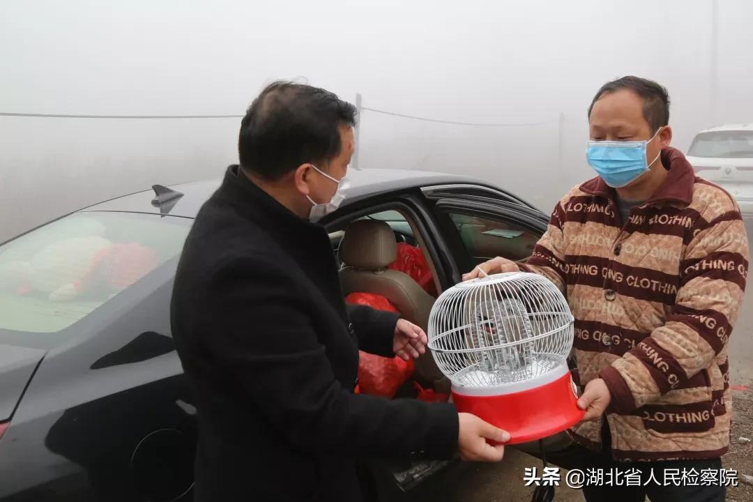 战“疫”故事丨村民为驻村第一书记送来感谢信