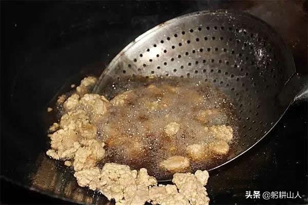 水煮糖醋排骨怎么发黑,色泽发黑的糖醋排骨